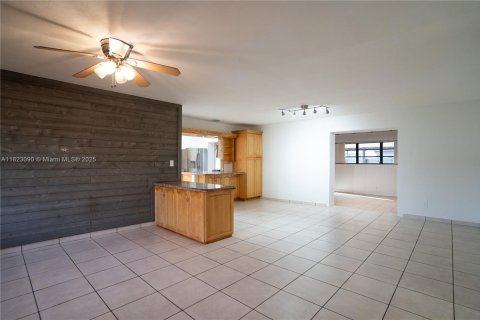 Villa ou maison à vendre à Miami, Floride: 3 chambres, 128.58 m2 № 1790989 - photo 5