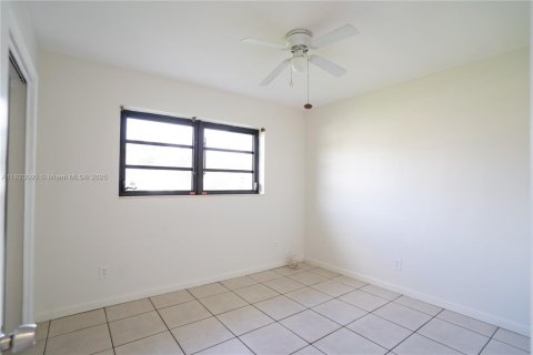 Villa ou maison à vendre à Miami, Floride: 3 chambres, 128.58 m2 № 1790989 - photo 19