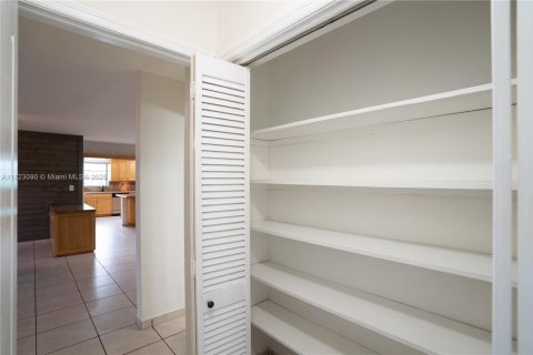 Villa ou maison à vendre à Miami, Floride: 3 chambres, 128.58 m2 № 1790989 - photo 27