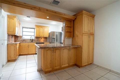 Villa ou maison à vendre à Miami, Floride: 3 chambres, 128.58 m2 № 1790989 - photo 10