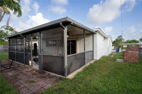Villa ou maison à vendre à Miami, Floride: 3 chambres, 128.58 m2 № 1790989 - photo 30