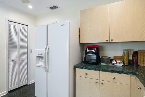 Villa ou maison à vendre à Brandon, Floride: 3 chambres, 191.1 m2 № 1785483 - photo 18