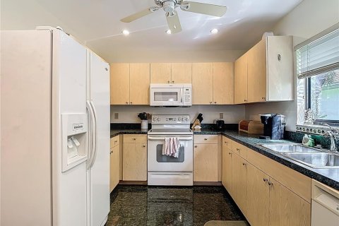 Villa ou maison à vendre à Brandon, Floride: 3 chambres, 191.1 m2 № 1785483 - photo 14