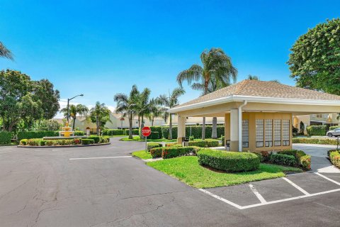 Condo in Hypoluxo, Florida, 2 bedrooms № 2153943 - photo 19