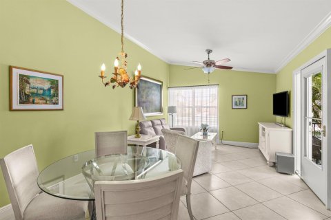 Condo in Hypoluxo, Florida, 2 bedrooms № 2153943 - photo 7