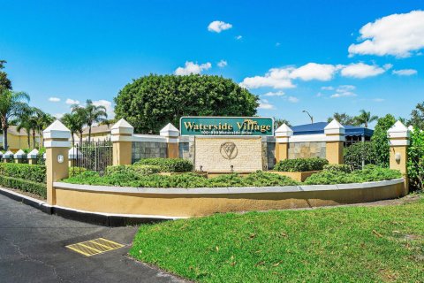 Condo in Hypoluxo, Florida, 2 bedrooms № 2153943 - photo 21