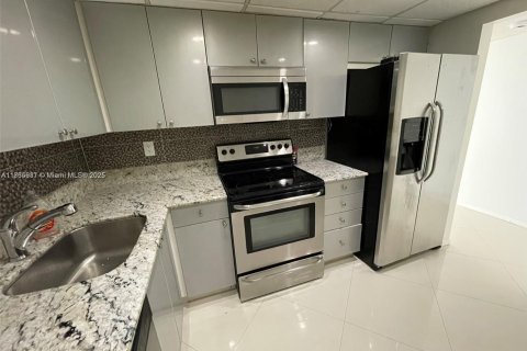 Copropriété à vendre à Miami Beach, Floride: 1 chambre, 79.43 m2 № 1979222 - photo 8