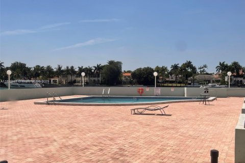 Copropriété à vendre à Miami Beach, Floride: 1 chambre, 79.43 m2 № 1979222 - photo 23