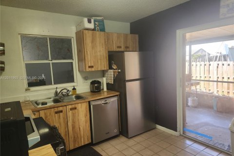 Casa en venta en Davie, Florida, 2 dormitorios, 88.72 m2 № 2075034 - foto 3