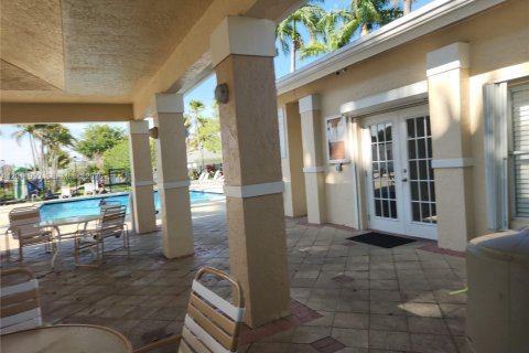 Casa en venta en Davie, Florida, 2 dormitorios, 88.72 m2 № 2075034 - foto 11