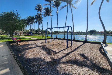 Casa en venta en Davie, Florida, 2 dormitorios, 88.72 m2 № 2075034 - foto 14