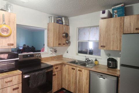 Casa en venta en Davie, Florida, 2 dormitorios, 88.72 m2 № 2075034 - foto 4
