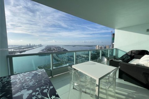 Condo in Miami, Florida, 1 bedroom  № 2261069 - photo 13