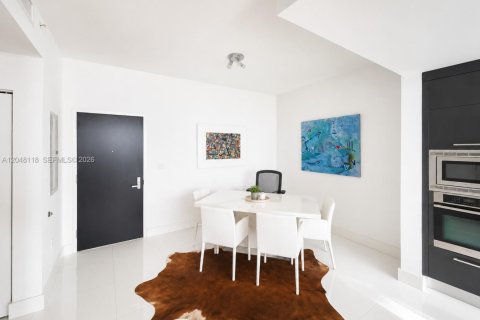 Condo in Miami, Florida, 1 bedroom  № 2261069 - photo 4