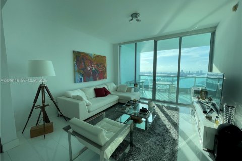 Condo in Miami, Florida, 1 bedroom  № 2261069 - photo 10