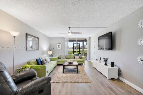 Купить кондоминиум в Бока-Ратон, Флорида 2 спальни, 120.77м2, № 1956951 - фото 26