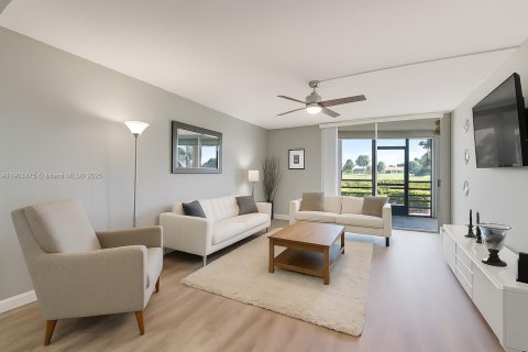 Купить кондоминиум в Бока-Ратон, Флорида 2 спальни, 120.77м2, № 1956951 - фото 3