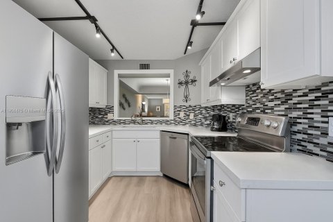 Купить кондоминиум в Бока-Ратон, Флорида 2 спальни, 120.77м2, № 1956951 - фото 1