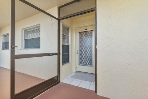 Купить кондоминиум в Бока-Ратон, Флорида 2 спальни, 120.77м2, № 1956951 - фото 12