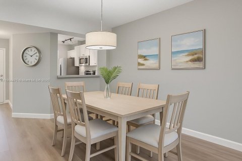 Купить кондоминиум в Бока-Ратон, Флорида 2 спальни, 120.77м2, № 1956951 - фото 5