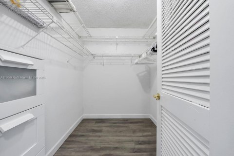 Купить кондоминиум в Бока-Ратон, Флорида 2 спальни, 120.77м2, № 1956951 - фото 11