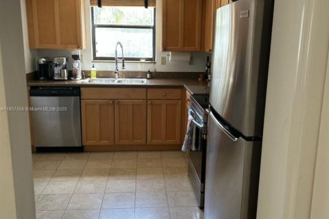 Condominio en alquiler en Bay Harbor Islands, Florida, 1 dormitorio, 83.61 m2 № 1881710 - foto 7