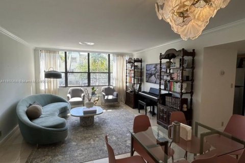 Condominio en alquiler en Bay Harbor Islands, Florida, 1 dormitorio, 83.61 m2 № 1881710 - foto 2