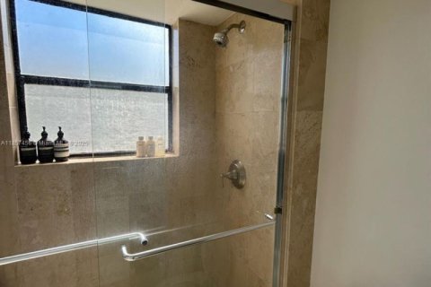 Condominio en alquiler en Bay Harbor Islands, Florida, 1 dormitorio, 83.61 m2 № 1881710 - foto 10