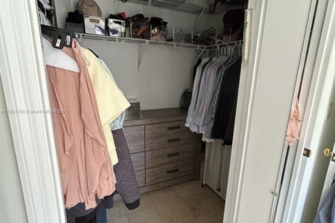 Condominio en alquiler en Bay Harbor Islands, Florida, 1 dormitorio, 83.61 m2 № 1881710 - foto 12