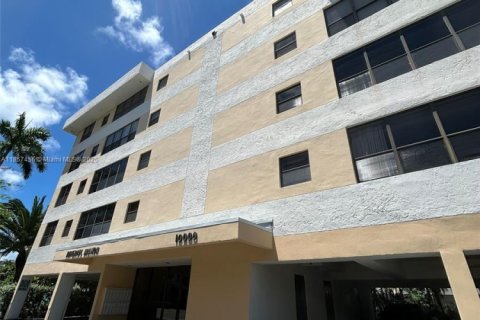 Condominio en alquiler en Bay Harbor Islands, Florida, 1 dormitorio, 83.61 m2 № 1881710 - foto 14