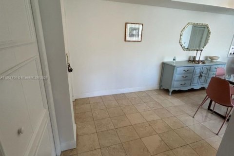 Condominio en alquiler en Bay Harbor Islands, Florida, 1 dormitorio, 83.61 m2 № 1881710 - foto 5