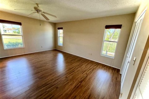 Condo in Bradenton, Florida, 2 bedrooms № 2148155 - photo 7