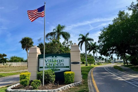 Condo in Bradenton, Florida, 2 bedrooms № 2148155 - photo 2
