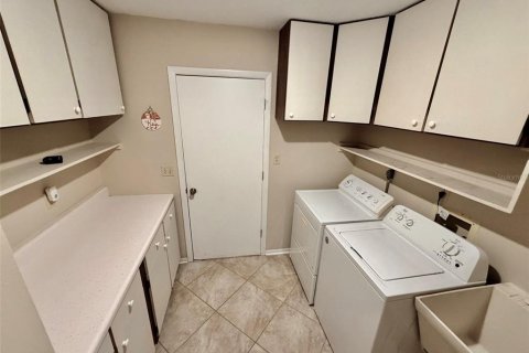 Condo in Bradenton, Florida, 2 bedrooms № 2148155 - photo 29