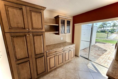 Condo in Bradenton, Florida, 2 bedrooms № 2148155 - photo 12