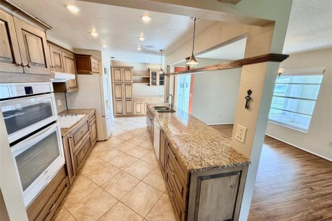 Condo in Bradenton, Florida, 2 bedrooms № 2148155 - photo 13