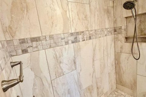 Condo in Bradenton, Florida, 2 bedrooms № 2148155 - photo 17