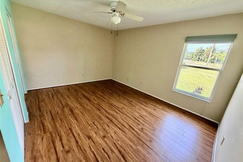 Condo in Bradenton, Florida, 2 bedrooms № 2148155 - photo 20