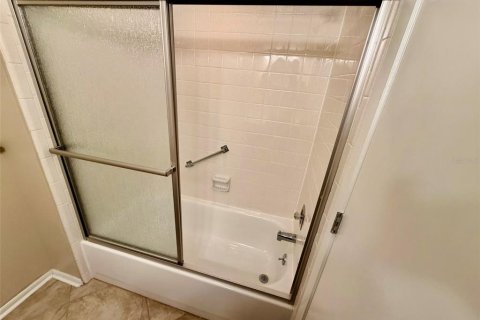 Condo in Bradenton, Florida, 2 bedrooms № 2148155 - photo 25