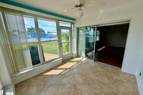 Condo in Bradenton, Florida, 2 bedrooms № 2148155 - photo 28
