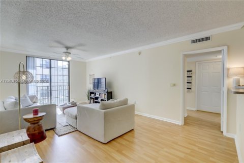 Condominio en alquiler en Hollywood, Florida, 2 dormitorios, 93.09 m2 № 2086434 - foto 6