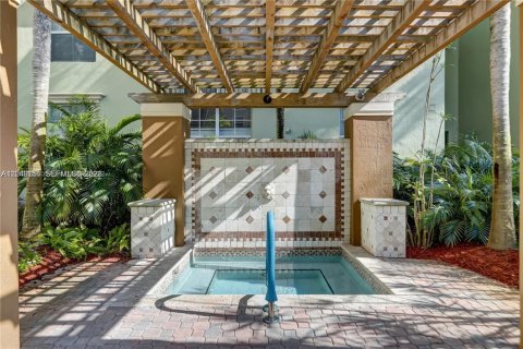 Condominio en alquiler en Hollywood, Florida, 2 dormitorios, 93.09 m2 № 2086434 - foto 27