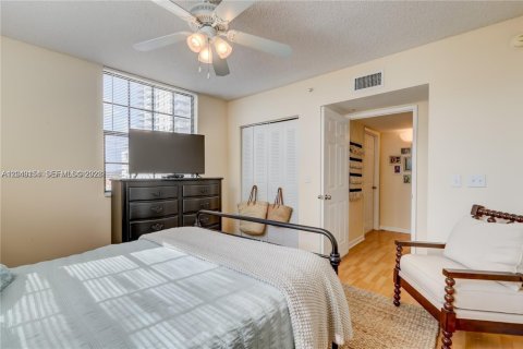 Condominio en alquiler en Hollywood, Florida, 2 dormitorios, 93.09 m2 № 2086434 - foto 21