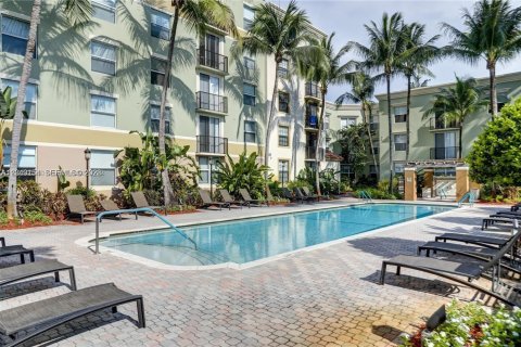 Condominio en alquiler en Hollywood, Florida, 2 dormitorios, 93.09 m2 № 2086434 - foto 25