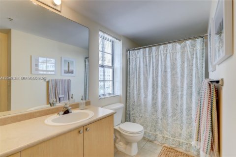 Condominio en alquiler en Hollywood, Florida, 2 dormitorios, 93.09 m2 № 2086434 - foto 22