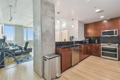 Condo in Tampa, Florida, 1 bedroom № 2121112 - photo 4