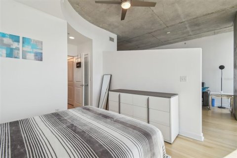 Condo in Tampa, Florida, 1 bedroom № 2121112 - photo 16