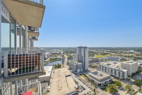 Condo in Tampa, Florida, 1 bedroom № 2121112 - photo 21