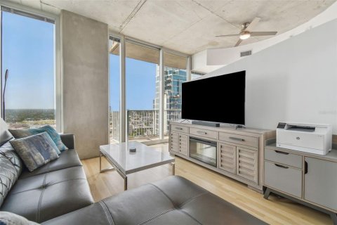 Condo in Tampa, Florida, 1 bedroom № 2121112 - photo 12