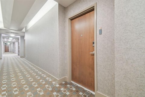 Condo in Tampa, Florida, 1 bedroom № 2121112 - photo 2